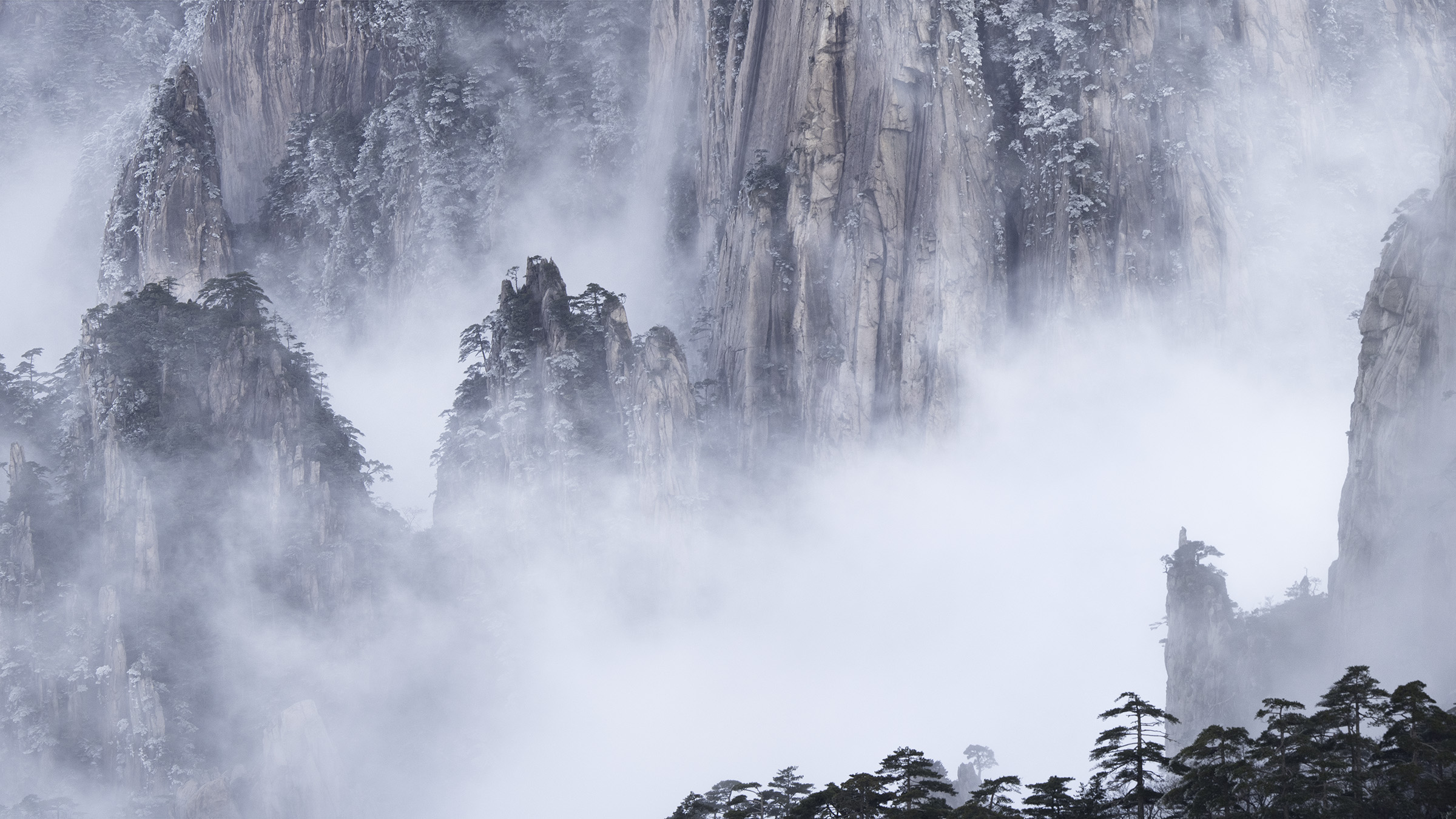 Photography Workshops to the Yellow Mountains in winter